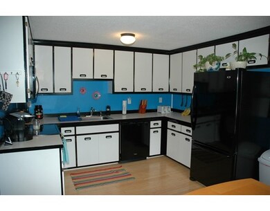 456 Mammoth Rd unit 8, Dracut, MA 01826 - photo 6