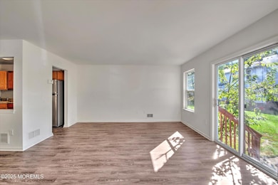 06-LIVING ROOM