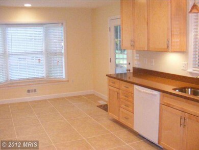 19227 Jamestown Dr, Hagerstown, MD 21742 - photo 6