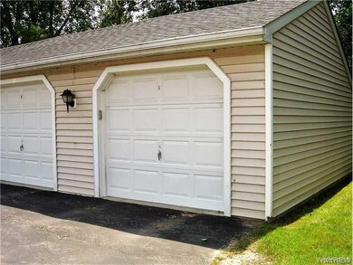 Garage.