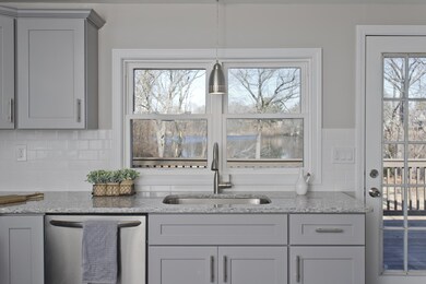 90 Darling St, Indian Orchard, MA 01151 - photo 5