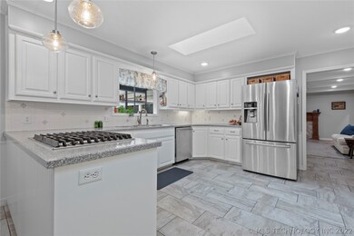 2515 SE Vicksburg St, Bartlesville, OK 74006 - photo 7