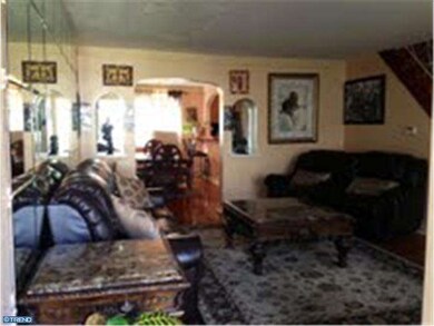 6816 Radbourne Rd, Upper Darby, PA 19082 - photo 4