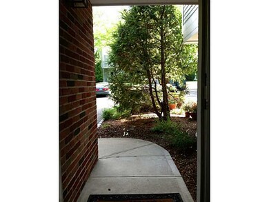 351 Pemberwick Rd unit 303, Greenwich, CT 06831 - photo 3