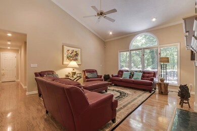 04_DudalaWay_129_Living02