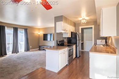 2171 Park Place Dr unit 4, Walled Lake, MI 48390 - photo 4