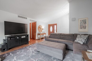 2938 Silver Fox Dr, Columbus, IN 47203 - photo 4