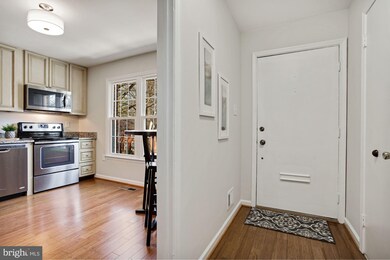 2326 Harleyford Ct, Reston, VA 20191 - photo 3