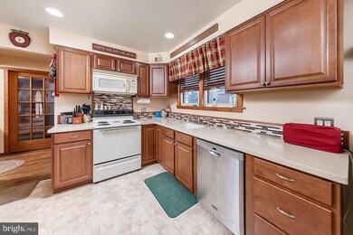 101 Swedesboro Rd, Gibbstown, NJ 08027 - photo 2