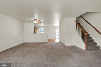 318 Saint Nicholas St, Reading, PA 19607 - photo 3