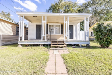 Front Porch Area_