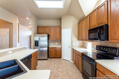 13113 Mystic Saddle, Helotes, TX 78023 - photo 4