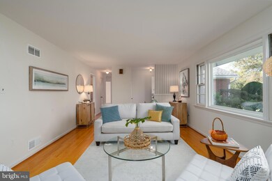 3223 Magnolia Ave, Falls Church, VA 22041 - photo 4