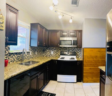 2309 Cap Rock Ln, Fort Worth, TX 76133 - photo 3