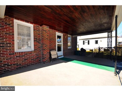 555 Lemon St, Pottstown, PA 19464 - photo 4