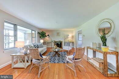 5842 Glen Forest Dr, Falls Church, VA 22041 - photo 2