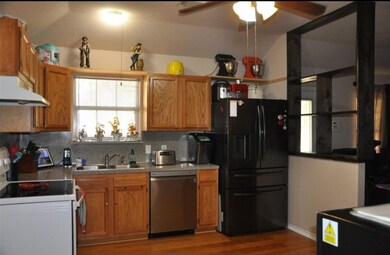 10740 Royal York Dr, Conroe, TX 77303 - photo 4