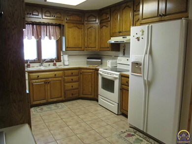 1240 SW Belle Ave, Topeka, KS 66604 - photo 5