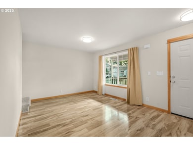 1061 Argon Ave, Eugene, OR 97404 - photo 4