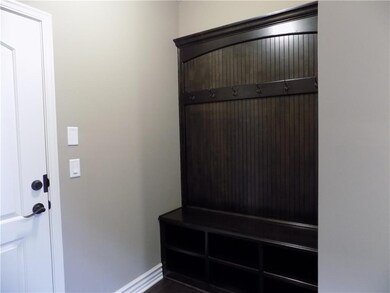 4024 SW Odell Dr, Lees Summit, MO 64082 - photo 2