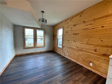 627 W 2nd St S, Newton, IA 50208 - photo 6