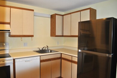 37 Alice Dr unit 124, Concord, NH 03303 - photo 4