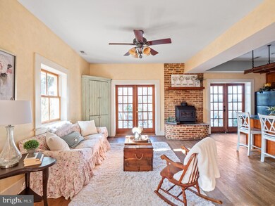 43293 Mountain View Dr, Chantilly, VA 20152 - photo 4