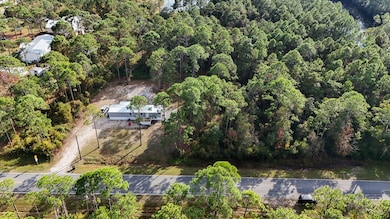 276 Twin Lakes Rd, Eastpoint, FL 32328 - photo 3