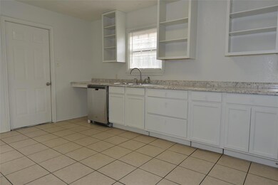 611 W Lake St, Ennis, TX 75119 - photo 5