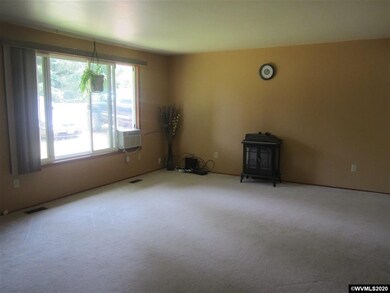 906 College St, Philomath, OR 97370 - photo 3