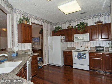 2404 Chestnut Terrace Ct unit 202, Odenton, MD 21113 - photo 5