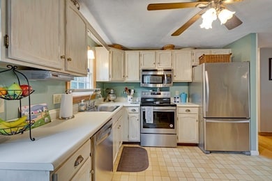 11 Sylvanus Wood Ln, Woburn, MA 01801 - photo 6