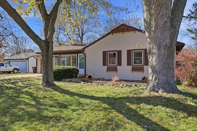 915 Parkview Ln, Mukwonago, WI 53149 - photo 3