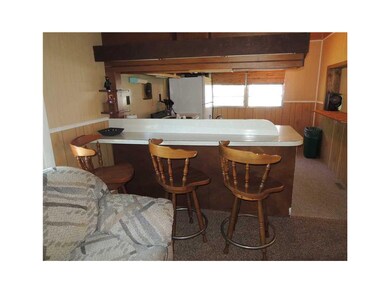 Kitchen. BREAKFAST BAR