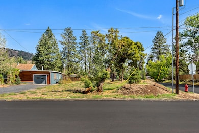 608 NE 10th St, Bend, OR 97701 - photo 2