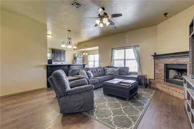 525 Loyd Ln, Moore, OK 73160 - photo 7
