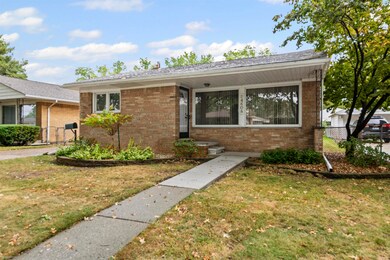 24608 Ursuline St, Saint Clair Shores, MI 48080 - photo 4