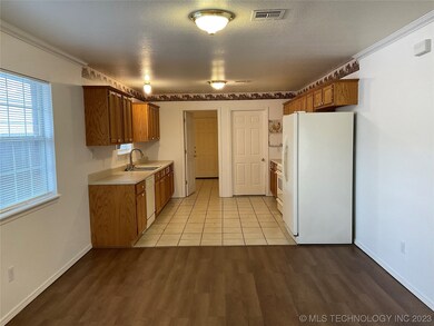 1515 S Park St, Sapulpa, OK 74066 - photo 4