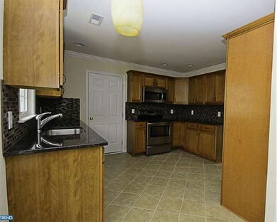 30 Spicebush Rd, Levittown, PA 19056 - photo 5