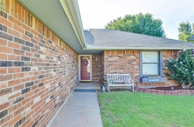 1112 Zachary Dr, Moore, OK 73160 - photo 2