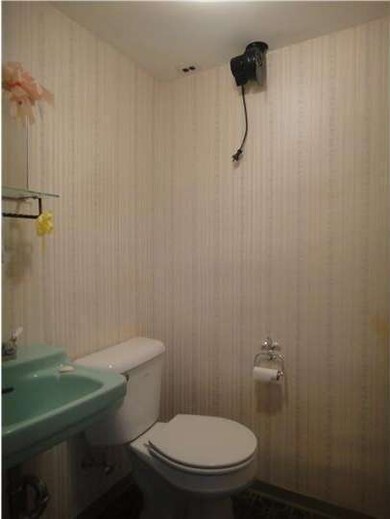 8961 Ashton Rd, Philadelphia, PA 19136 - photo 7