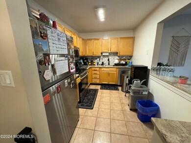 402 Wedgewood Cir, Belford, NJ 07718 - photo 2