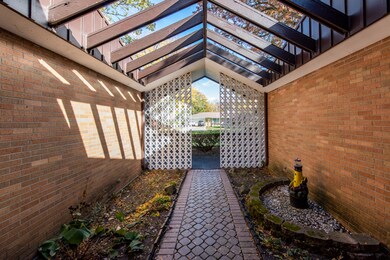 332 Flossmoor Ave, Waukegan, IL 60085 - photo 5