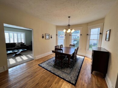 Dining Room 02