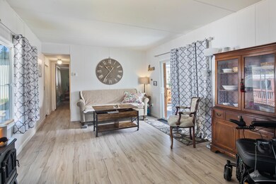 2325 NW Highland Ave unit 17, Grants Pass, OR 97526 - photo 2