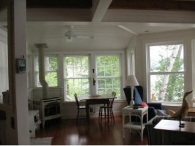 Dining area & southern pine fl