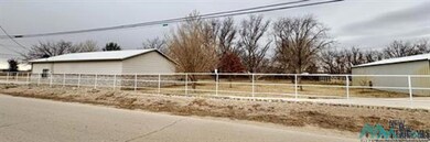 818 E Orchard Ln, Carlsbad, NM 88220 - photo 2