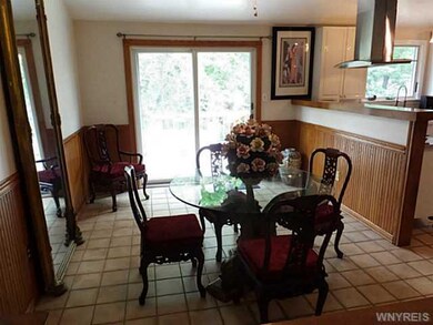 559 Euclid Ave, North Tonawanda, NY 14120 - photo 3