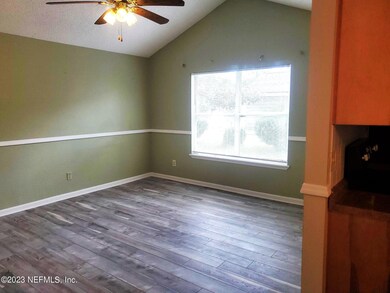 7840 Hunters Lake Cir S, Jacksonville, FL 32210 - photo 2