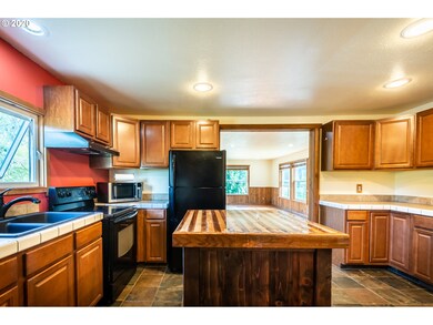 47063 Highway 242, Myrtle Point, OR 97458 - photo 5